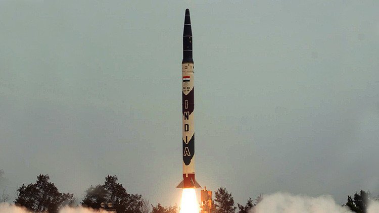 India prueba misiles Agni-I, capaces de llevar carga nuclear