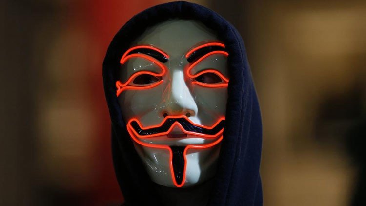 Anonymous declara la "guerra total" a Donald Trump (Video)