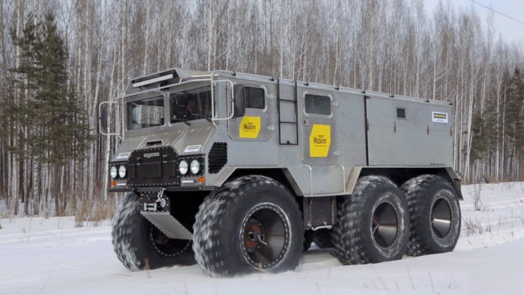 Un verdadero todoterreno: el vehículo ruso Burlak avanza sobre nieve, agua y hielo ártico (video)