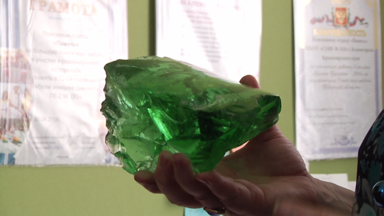 Hallazgo en su propia casa: maestra rusa encuentra un fragmento del meteorito de Tunguska (Video)