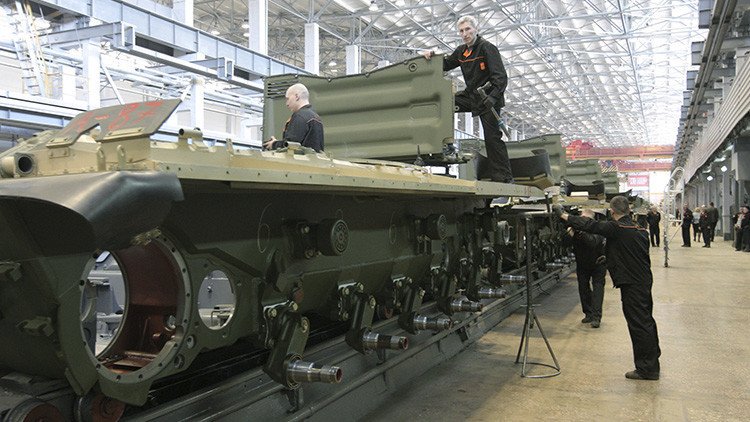 La fábrica de los temibles tanques rusos Armata abre al público