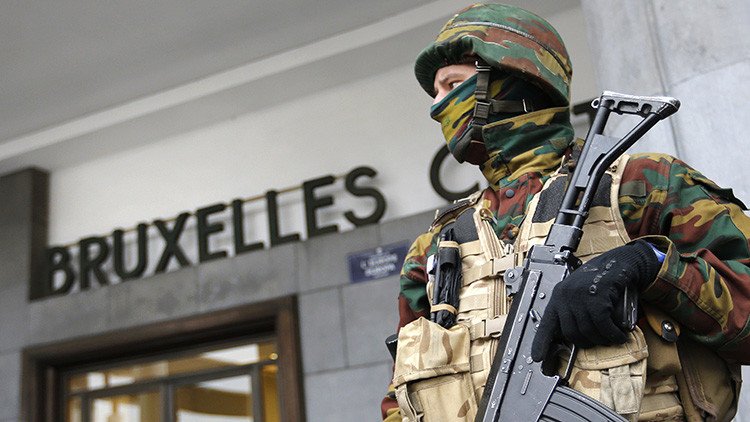 El Estado Islámico ha entrenado a 400 milicianos para sacudir Europa con "olas de atentados"