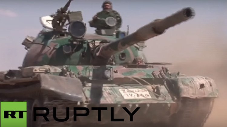 Primeras imágenes: El Ejército sirio avanza hacia Palmira