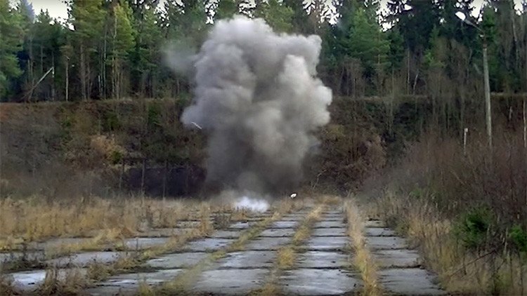 Videos: vehículo ruso a prueba de minas, metrallas de proyectiles de 152 mm y napalm