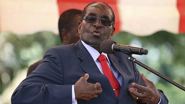 "Estoy lleno de fuerza": El presidente Mugabe no quiere renunciar a su cargo