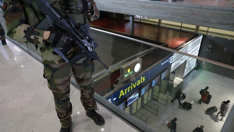 Francia juzgará a un detenido por preparar "un atentado inminente"