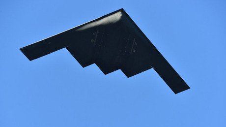 De cine: publican imágenes del bombardero 'invisible' B-2 en acción (Video)