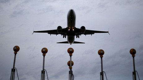 Un piloto italiano amenazó a su mujer con estrellar un avión de 200 pasajeros si se divorciaba de él