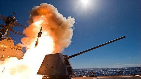 Hacia la 'letalidad distribuida': Un misil de la Armada de EE.UU. destruye una nave de superficie
