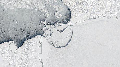 Fotos: Un bloque de hielo del tamaño de Mónaco se desprende en el Ártico