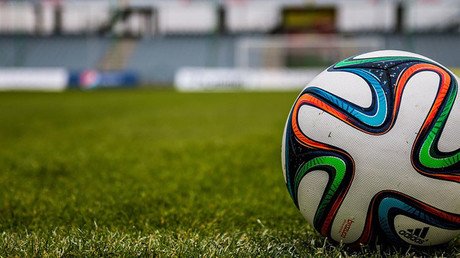 Argentina: Suspenden un partido de fútbol por los choques entre hinchadas fuera del estadio (video)