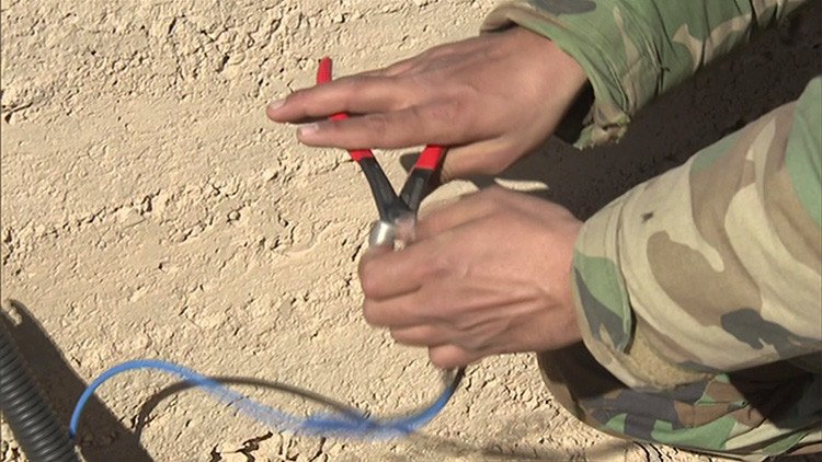 Dramático momento en que los ingenieros sirios detonan minas dejadas por el Estado Islámico (Video)