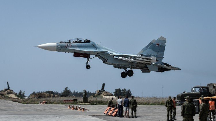 Surcando los cielos: La Fuerza Aérea rusa recibirá más de 30 cazas polivalentes Su-30SM 