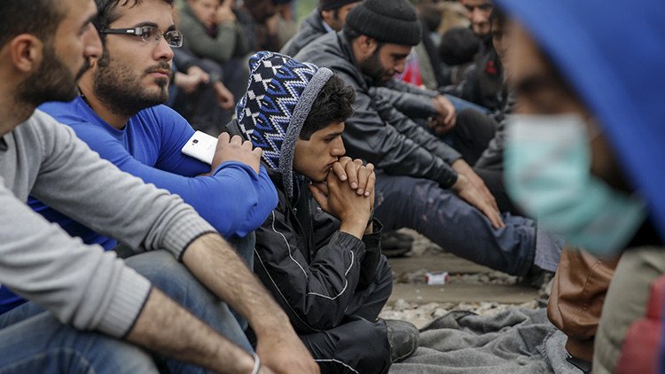 La Policía griega envía los primeros refugiados a Turquía en virtud del acuerdo con la UE (video)