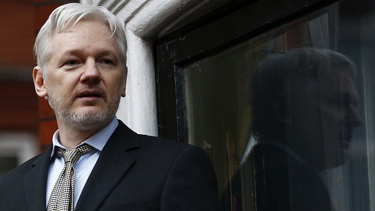 "Miedo al litigio": Assange critica a los medios que no han publicado ni un solo 'papel de Panamá'