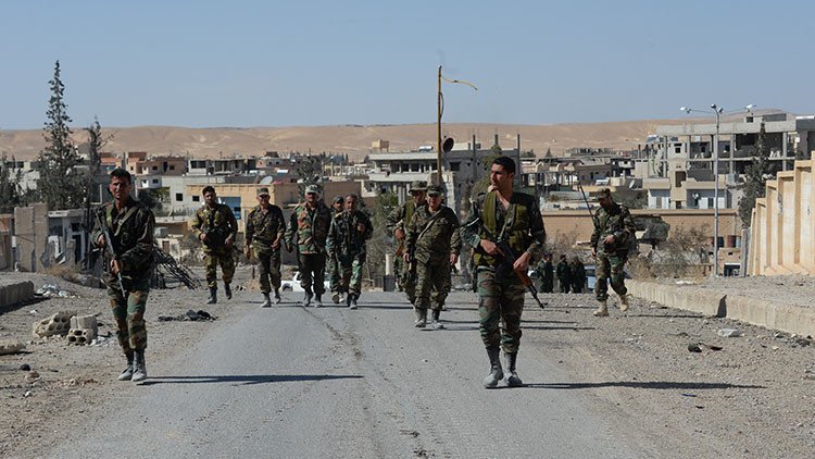 "Una operación única": El Ejército sirio libera Al Qaryatayn del EI sin sufrir bajas