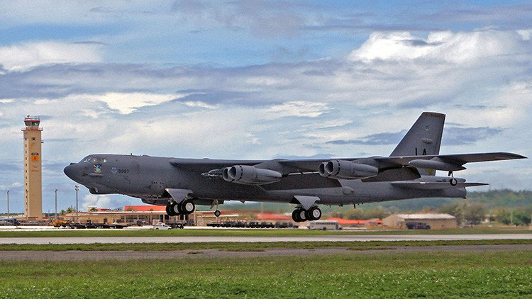 EE.UU. despliega bombarderos B-52 en Oriente Medio por primera vez en 25 años