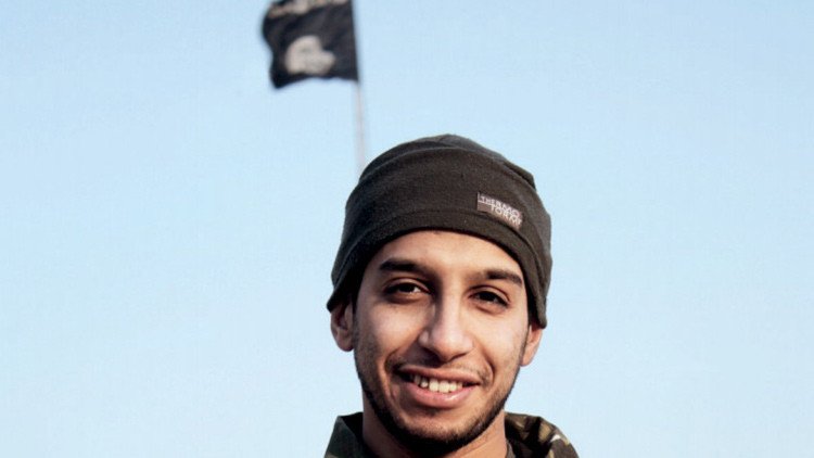 "Llego a las 10": El hermano de uno de los terroristas de París alerta a la UE