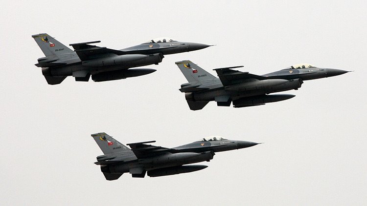 Varios cazas de las Fuerzas turcas violan el espacio aéreo griego en dos ocasiones