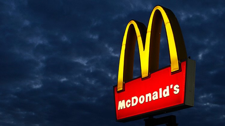 "De la cuna a la tumba": Los niños, el principal objetivo de la industria de comida rápida