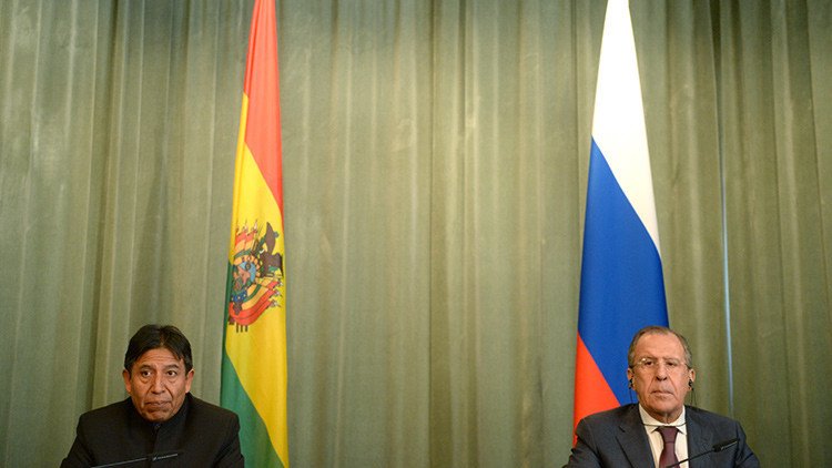 Rusia y Bolivia firman un acuerdo para eliminar los visados