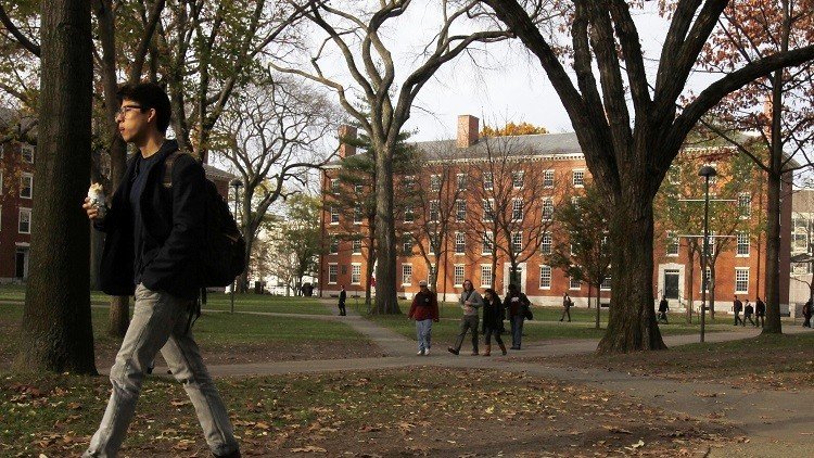 Club secreto de la Universidad de Harvard rompe su silencio por primera vez en 225 años