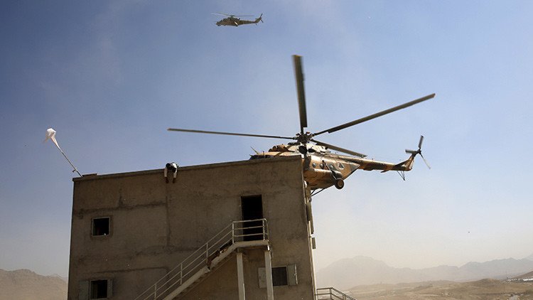 VIDEO: Graban el momento exacto en que talibanes vuelan un helicóptero afgano