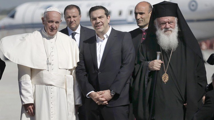 Videos: El papa Francisco llega a la isla griega de Lesbos, el corazón de la crisis de refugiados