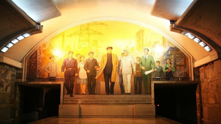 El acceso ya no está prohibido: el misterioso metro de Corea del Norte en todo su esplendor (Videos)