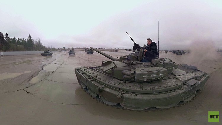Video en 360º: Vista panorámica de los tanques rusos que se entrenan para el desfile de la Victoria