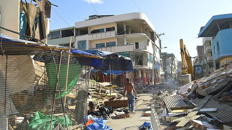 Mejor que las agencias: Los mortíferos terremotos de Ecuador en las fotos de lectores de RT