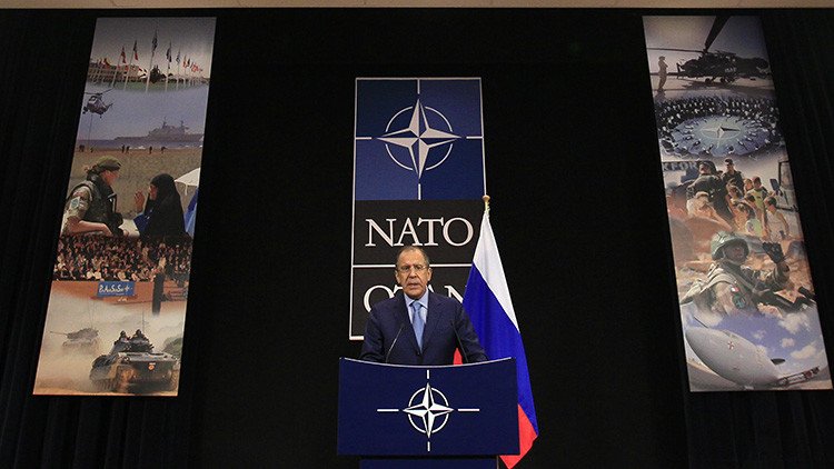 Viejos desafíos, nuevos formatos: Arranca la cumbre del Consejo OTAN-Rusia tras una larga suspensión