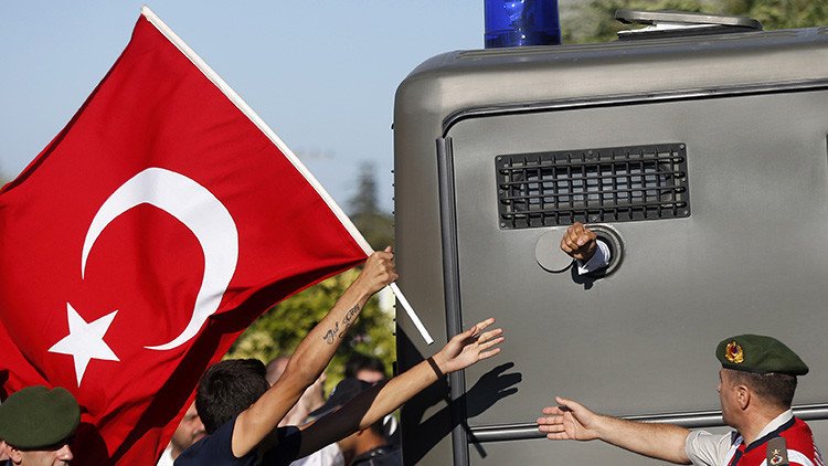 Comparar a Erdogan con Gollum o masticar un chicle: 9 motivos para terminar preso en Turquía