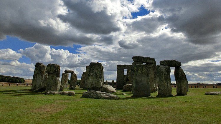 Un teólogo afirma que el Stonehenge fue creado por "gigantes de satán"