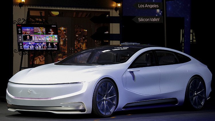 ¿Le ha salido un nuevo rival a Tesla?: Presentan un nuevo auto eléctrico y autónomo 'made in China'