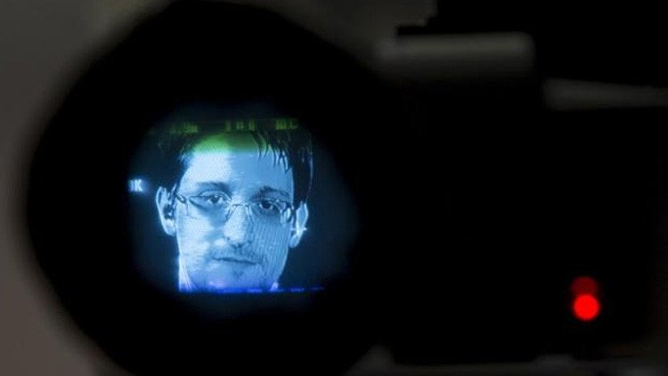 Snowden demanda a Noruega para que le asegure el libre tránsito en el país