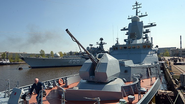 Buques rusos 'destruyen' un submarino enemigo en una simulación en el Báltico