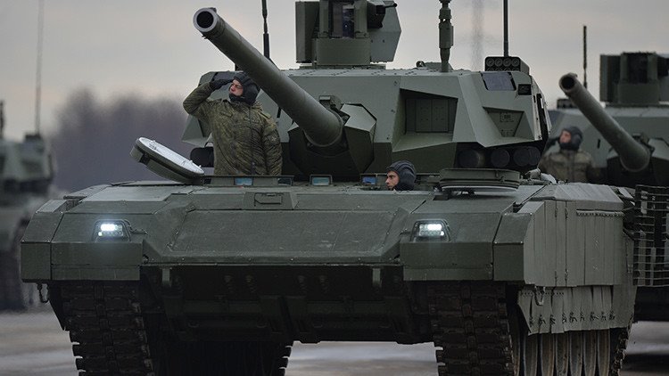 Rusia anuncia la entrada en servicio del primer centenar de los nuevos tanques Armata 