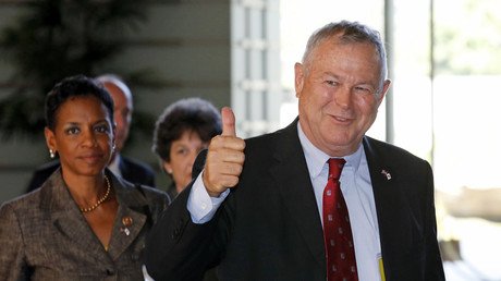 Congresista estadounidense agradece a Rusia su exitoso operativo en Siria 