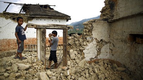 Los británicos compran como esclavos a menores de India y Nepal