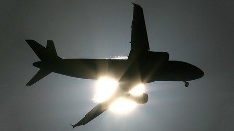 Video: Hombres atemorizan a un niño sirio con una cruel broma sobre bombas