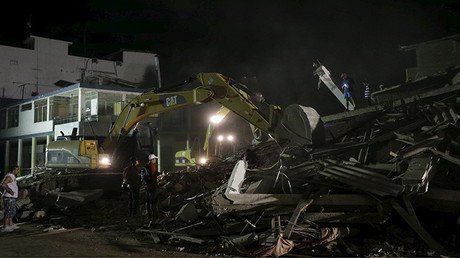 Nuevo video del terremoto de Ecuador: Autos y edificios tiemblan como si fueran de juguete