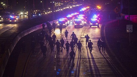 EE.UU.: Las autoridades compran más equipamiento antidisturbios por temor a levantamientos civiles