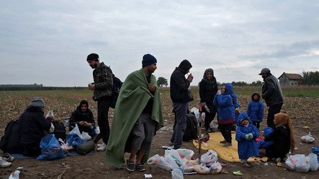 Un refugiado iraní se prende fuego en protesta por sus condiciones de vida (video +18)