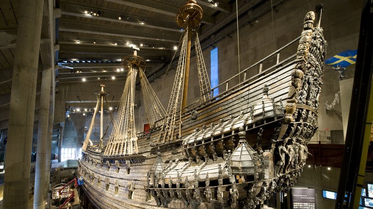 Dos antiguos navíos son hallados sumergidos en el centro de Estocolmo
