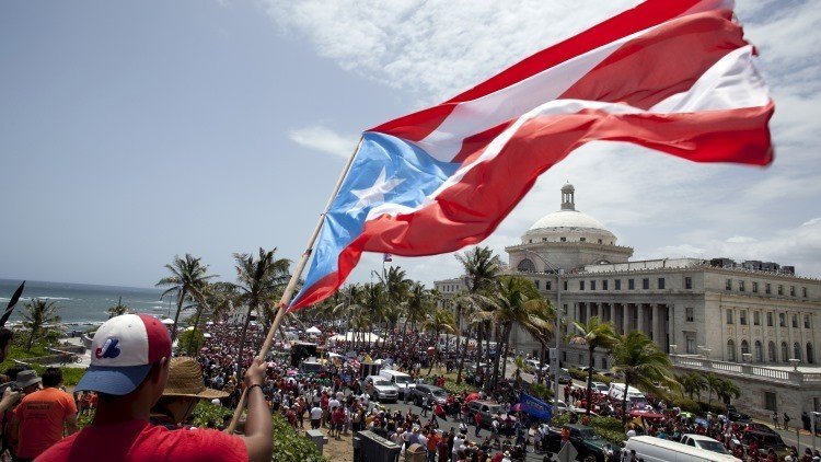 Puerto Rico anuncia un impago masivo de deuda