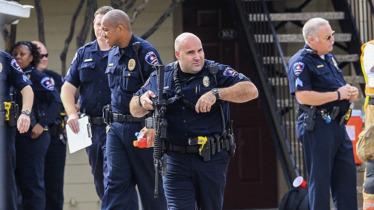 Al menos dos muertos en un tiroteo cerca de un colegio en Texas