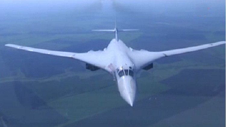 Video: El espectacular vuelo del 'Cisne Blanco' ruso