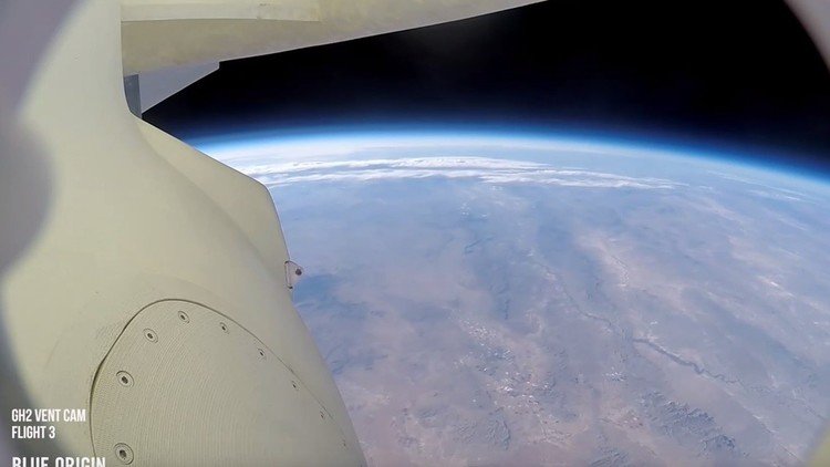 Impresionante aterrizaje del cohete reutilizable New Shepard visto por la cámara instalada a bordo 
