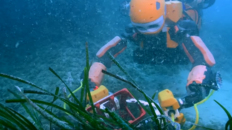 La increíble 'sirena' humanoide creada para rescatar tesoros bajo el mar